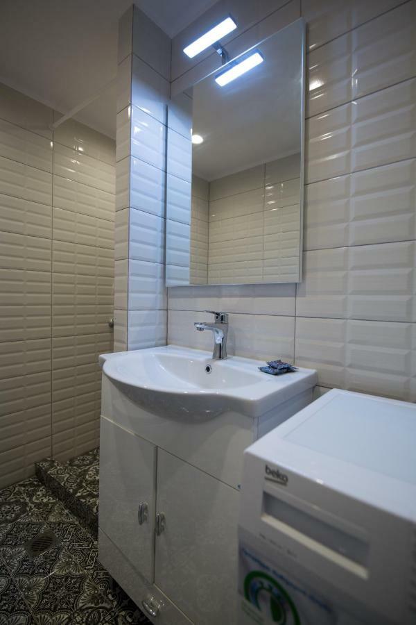 White Lux Apartment For 2 Vipgreece Athens Exterior photo